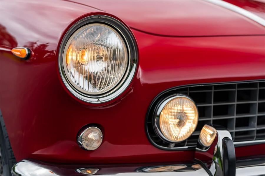 Детали экстерьера Ferrari 250 GT 2+2 Coupe (Series II) 1962 года  (фото 40 из 62)